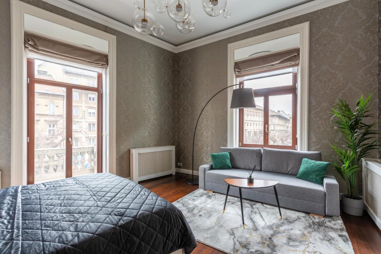 Luxury Apartment With Balcony Next To The New York Cafe 布达佩斯 外观 照片