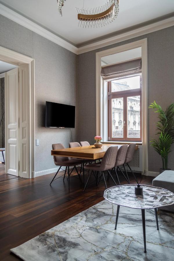 Luxury Apartment With Balcony Next To The New York Cafe 布达佩斯 外观 照片